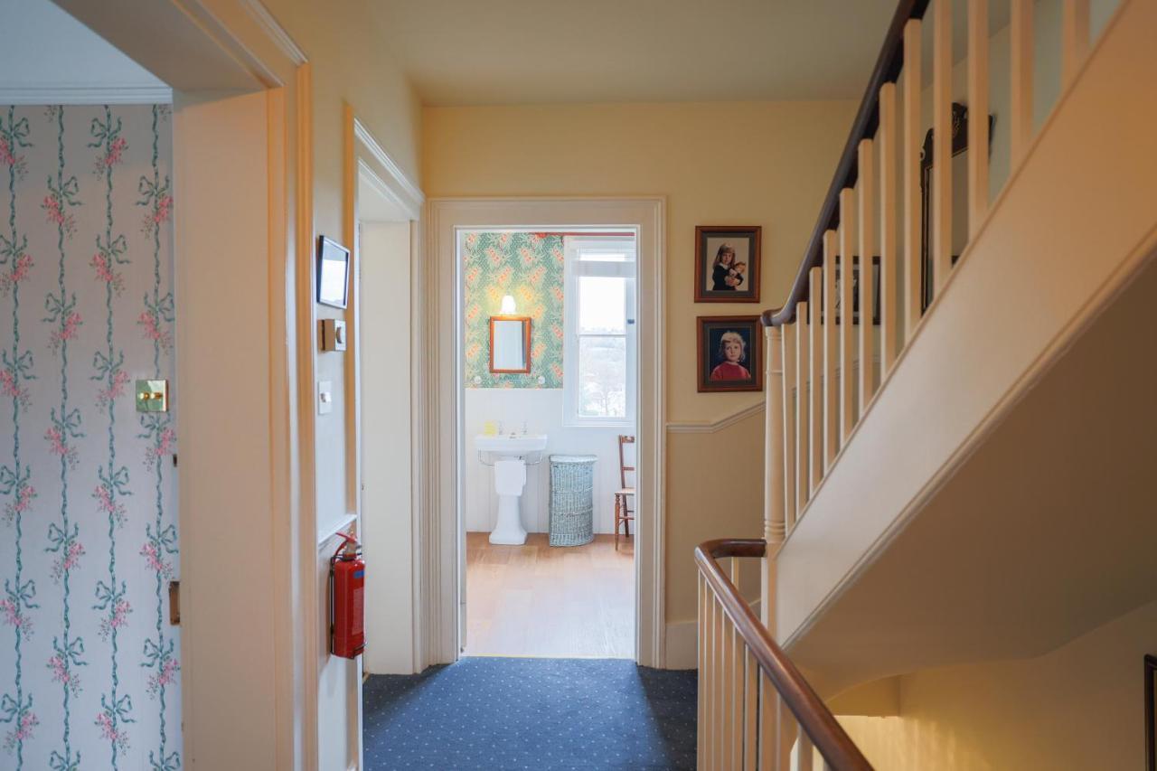The Waltons Bed and Breakfast Dorking Eksteriør billede